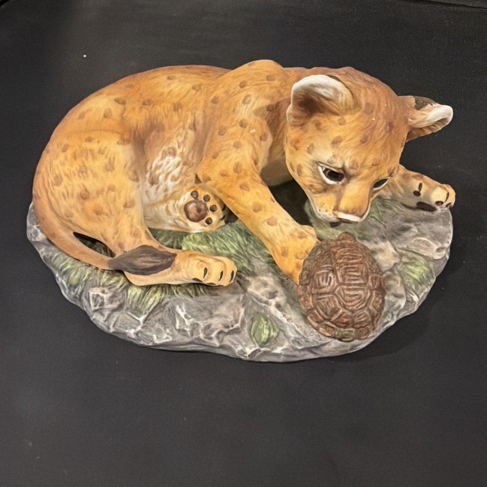 Leopard Figurine Homco masterpiece porcelain 1985 Cheetah baby Mountain Lion vtg